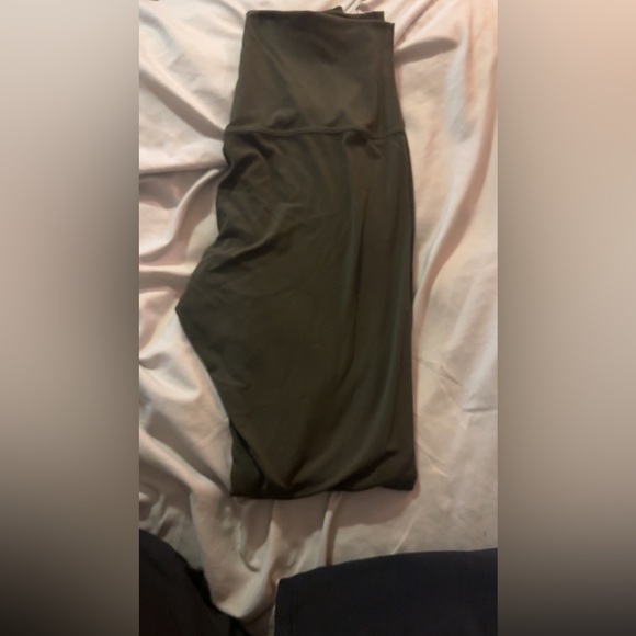 Lululemon size 4 - Picture 2 of 2